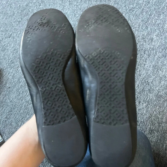 Tory Burch Black Reva Flats, size 8 - Picture 2 of 6